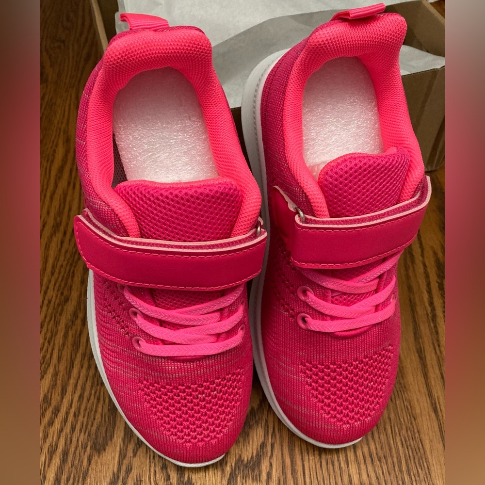 🎀👟🎀Kids Pink Athletic Shoes